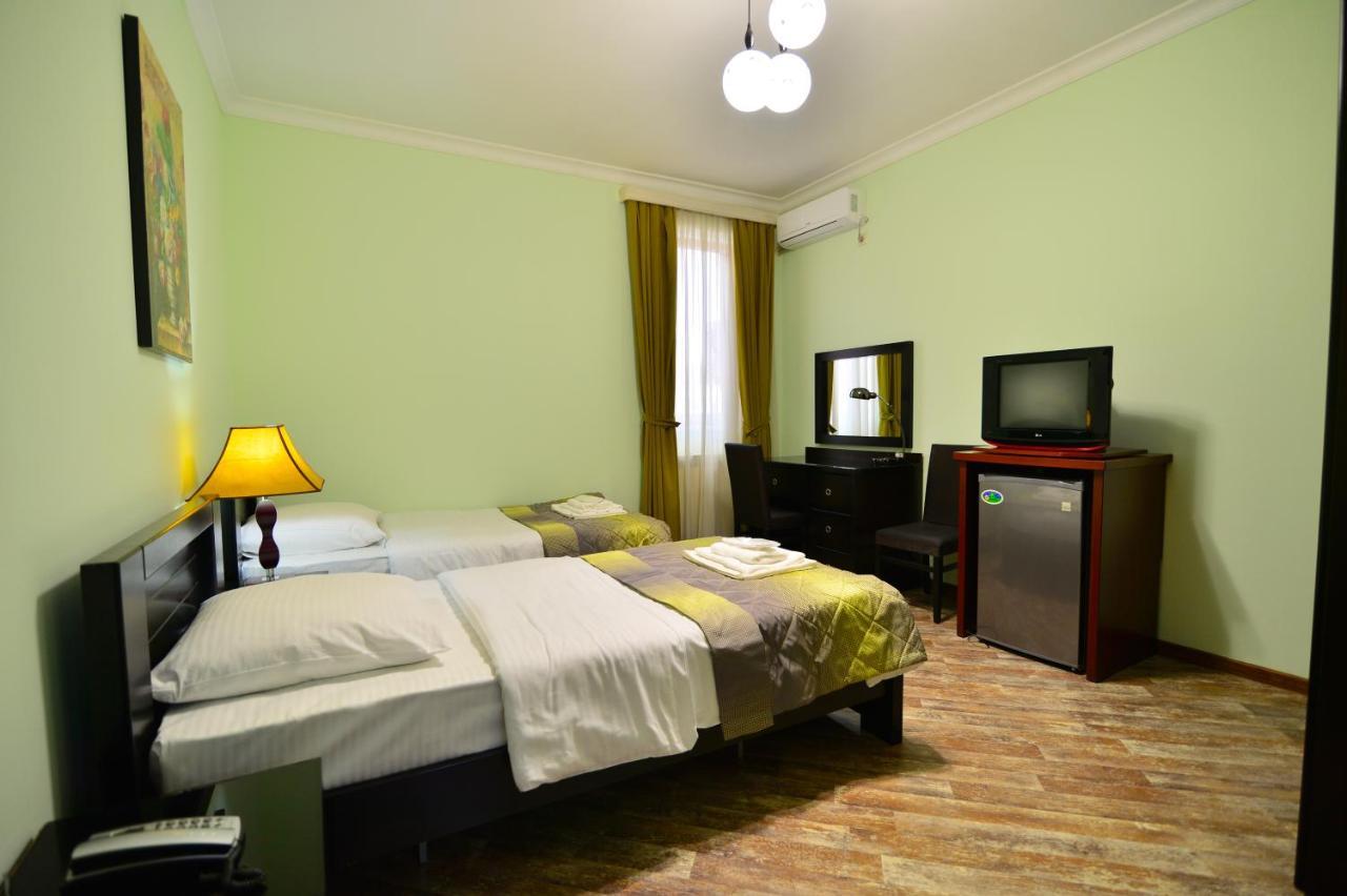 Hotel Blissdom Tbilisi Bagian luar foto