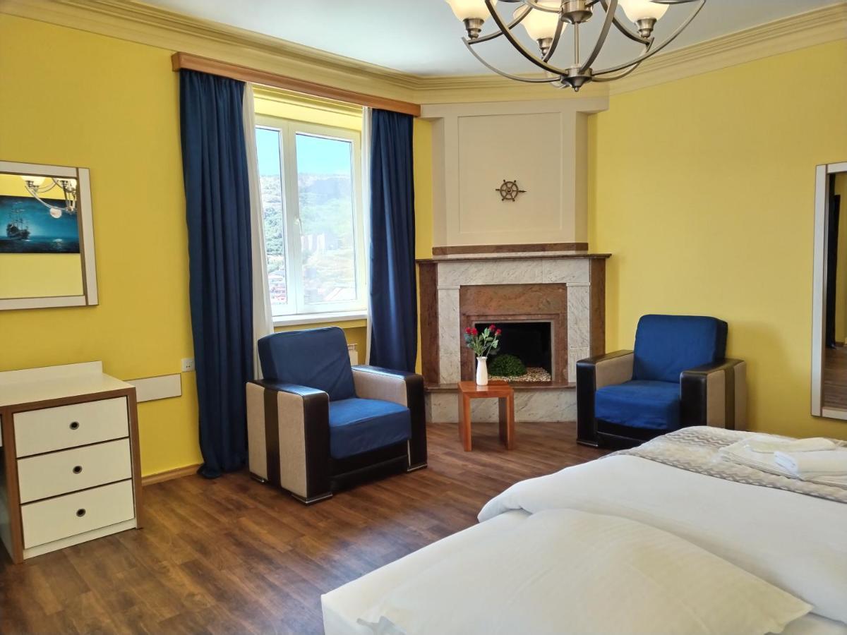 Hotel Blissdom Tbilisi Bagian luar foto