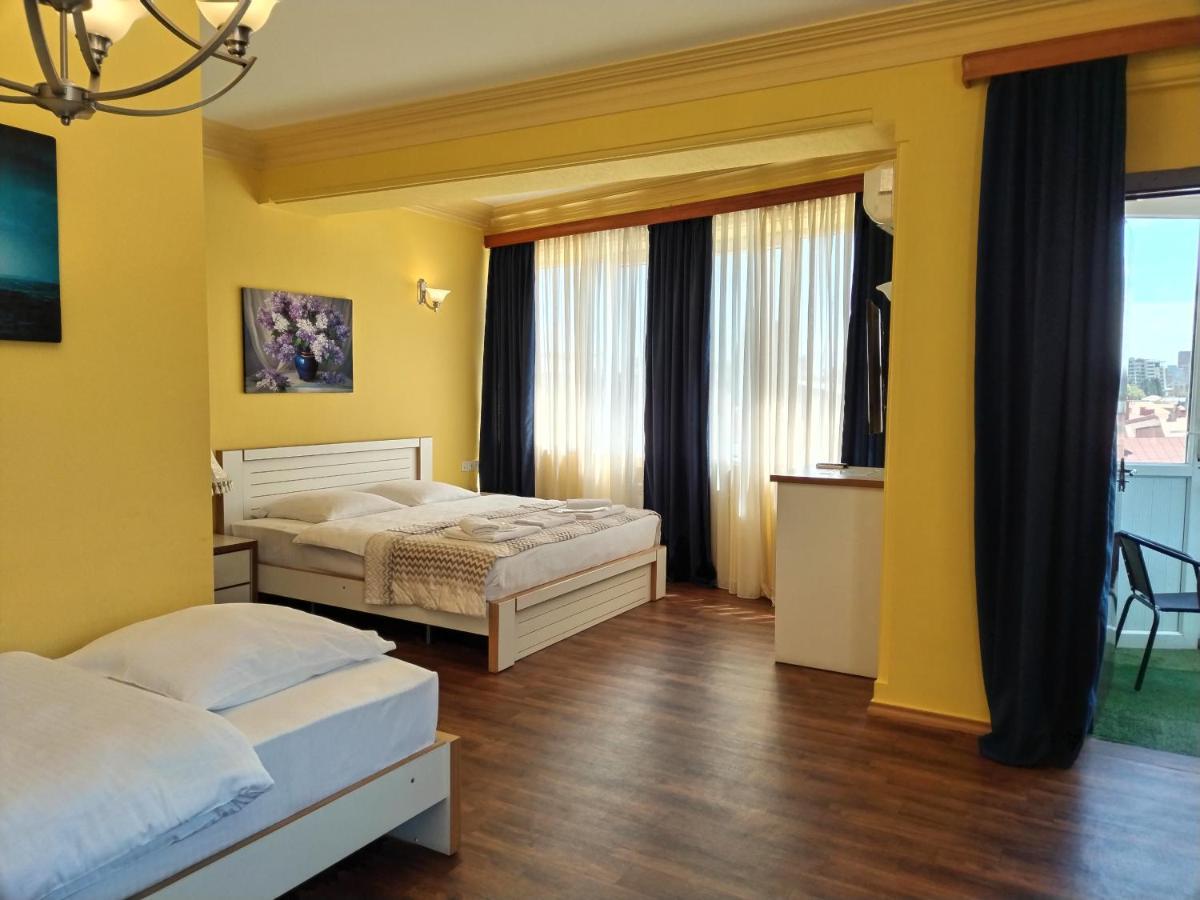 Hotel Blissdom Tbilisi Bagian luar foto