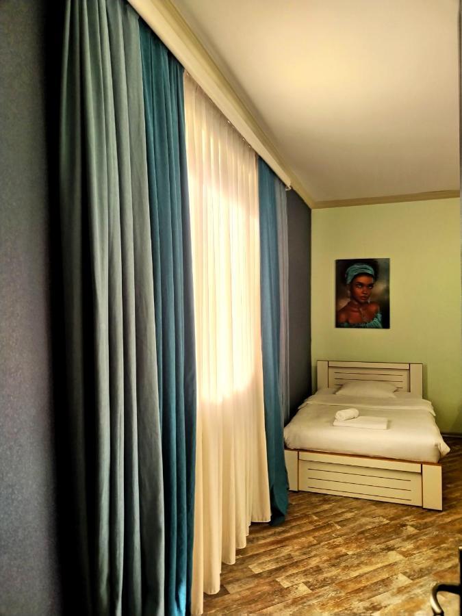 Hotel Blissdom Tbilisi Bagian luar foto