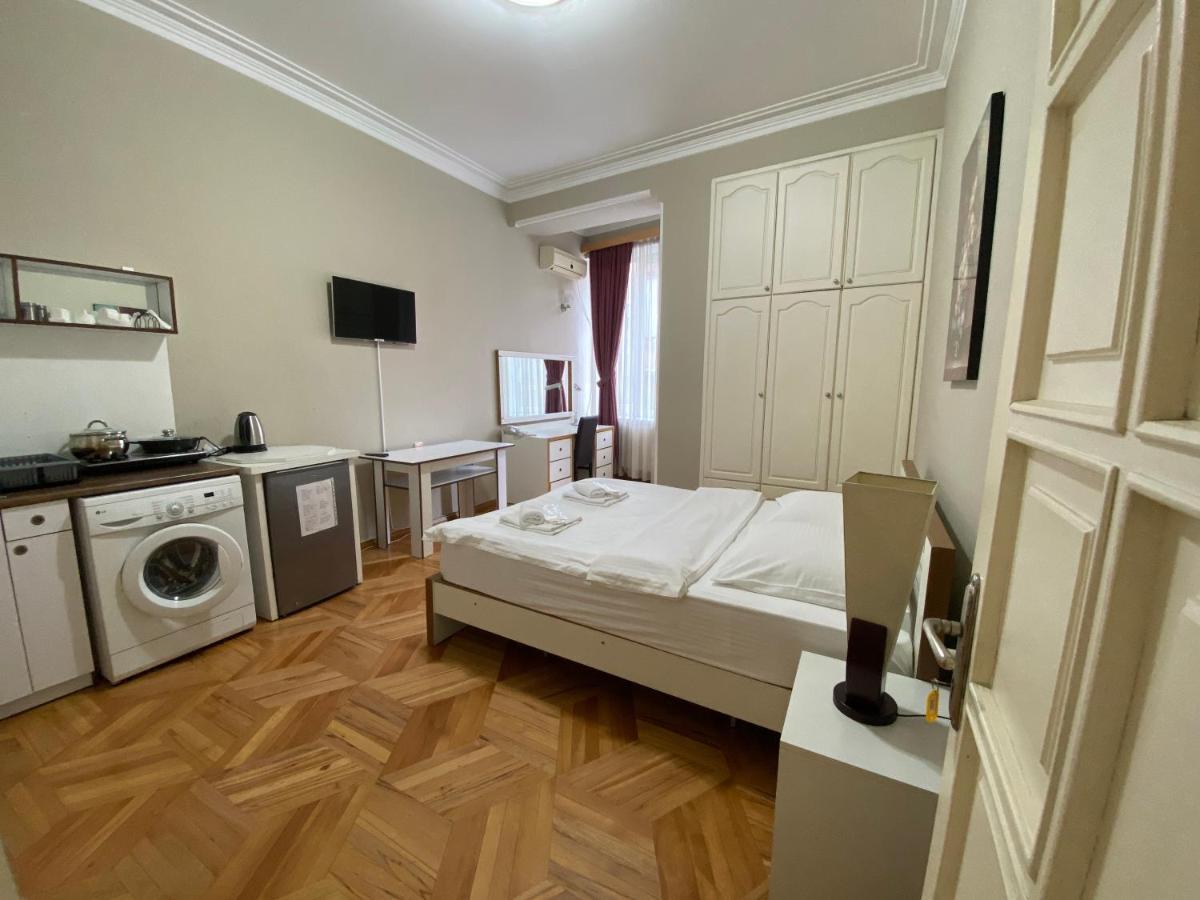 Hotel Blissdom Tbilisi Bagian luar foto